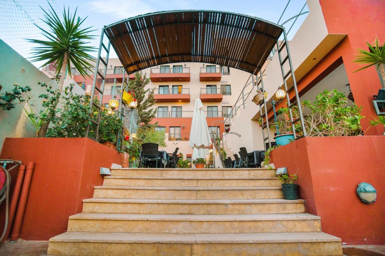 Grand Hotel Madaba Exterior photo