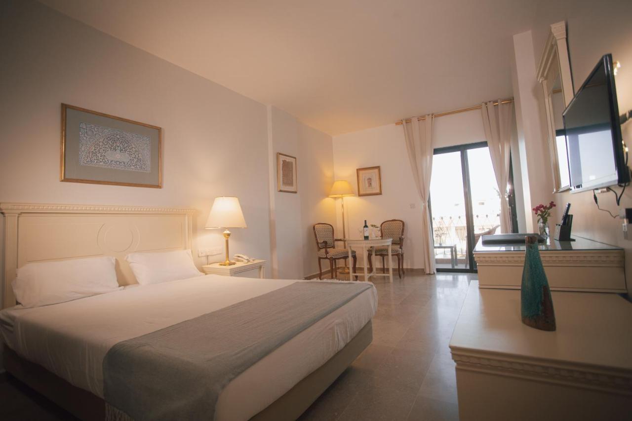 Grand Hotel Madaba Exterior photo